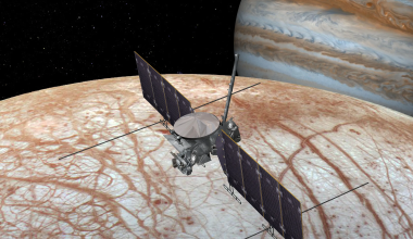 NASA: Εκτοξεύθηκε το Europa Clipper που θα αναζητήσει σημάδια εξωγήινης ζωής σε έναν από τους δορυφόρους του Δία