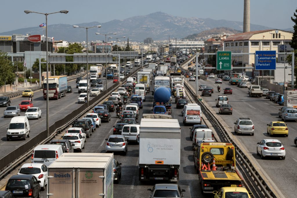 Αυξημένη η κίνηση στους δρόμους της Αττικής – Πού υπάρχει μποτιλιάρισμα