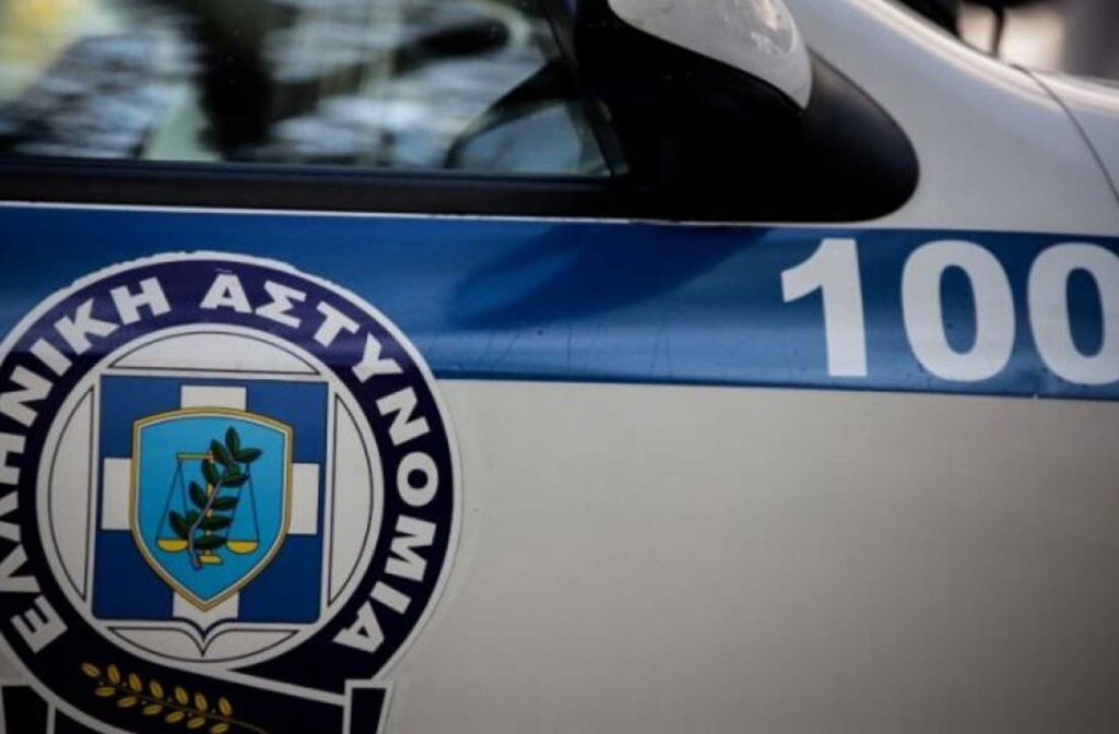 Καλαμάτα: Έσπασαν αυτοκίνητο με βαριοπούλα και παρέσυραν μία μητέρα που είχε στην αγκαλιά της μωρό