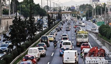 Στο «κόκκινο» η κίνηση στους δρόμους της Αττικής – Πού υπάρχει μποτιλιάρισμα (χάρτης)