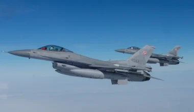 Η Ουκρανία αναμένει F-16 από τη Νορβηγία – Έφθασαν τεθωρακισμένα από τη Γερμανία