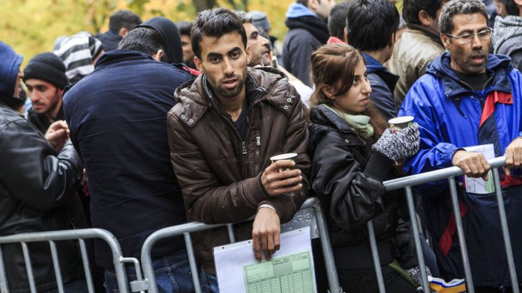 Γερμανία: Κόβονται επιδόματα και άδεια εργασίας για αλλοδαπούς που έχουν αιτηθεί άσυλο σε άλλο κράτος-μέλος της ΕΕ –  Μας τους στέλνουν  πίσω!