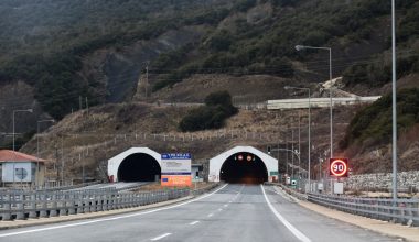 Εγνατία Οδός: Συνελήφθησαν δύο άτομα που μετέφεραν 82 κιλά κάνναβης σε… ταξί