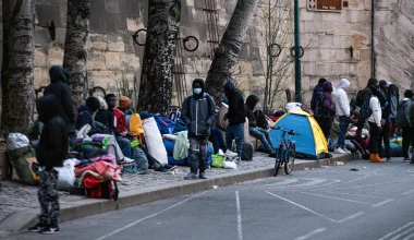 Μετανάστης παρενοχλεί νεαρή Γαλλίδα – Τρομαγμένη η κοπέλα