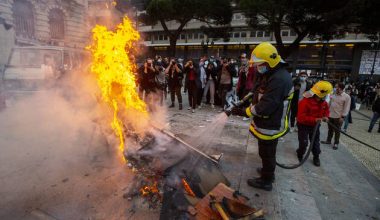 Ταραχές στην Πορτογαλία: Μετανάστες στήνουν μπλόκα σε δρόμους