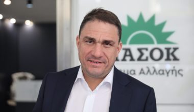 ΠΑΣΟΚ για ομιλία Κ.Μητσοτάκη στον ΣΕΒ: «Πράξεις και όχι λόγια περιμένει ο κόσμος της εργασίας»