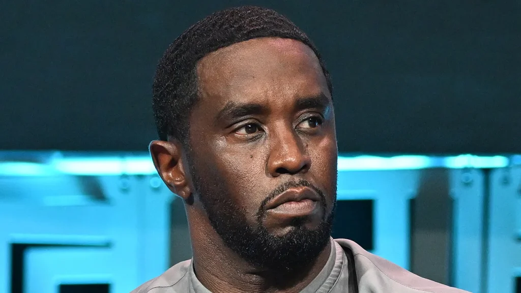 S.Diddy: «Ξέρω ότι δηλητηρίασε τον Τ.Φοξ και αυτός τον κατήγγειλε στο FBI» λέει άτομο από το περιβάλλον του ηθοποιού