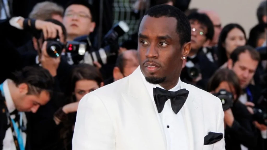 S.Diddy: Παραμένει για ώρες μόνος του στο κελί και τον επισκέπτονται συχνά ψυχολόγοι- «Διασφαλίζουν ότι είναι καλά»