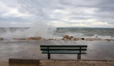 Καιρός: Φθινοπωρινός και σήμερα με ισχυρούς ανέμους – Στους 26 βαθμούς η θερμοκρασία