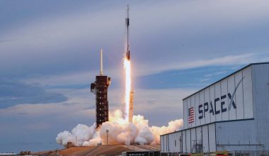 «SpaceX»: Επέστρεψαν στη Γη οι 4 αστροναύτες μετά από 8 μήνες στο διάστημα (βίντεο)