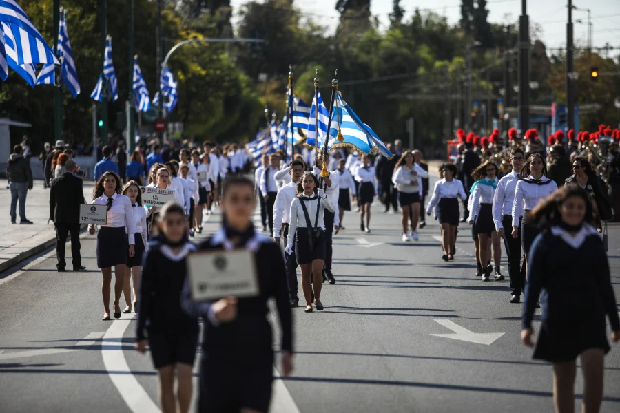 28η Οκτωβρίου: Κυκλοφοριακές ρυθμίσεις σε Αθήνα και Πειραιά – Πώς θα κινηθούν μετρό και τραμ