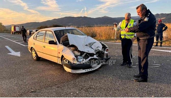 Εθνική Οδός Λαμίας – Καρπενησίου: Σφοδρή σύγκρουση οχημάτων με δύο τραυματίες (βίντεο)