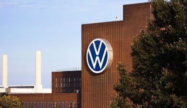 Η Volkswagen ετοιμάζεται να βάλει «λουκέτο» σε τρία εργοστάσιά της στη Γερμανία – Τι αναφέρουν οι εργαζόμενοι