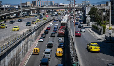 Στο «κόκκινο» η κίνηση στους δρόμους της Αττικής – Ποιους να αποφύγετε (χάρτης)