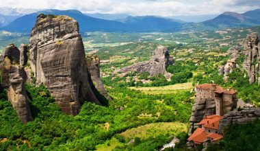 Το National Geographic αποθεώνει τα Μετέωρα και τα μοναστήρια του (φωτο)