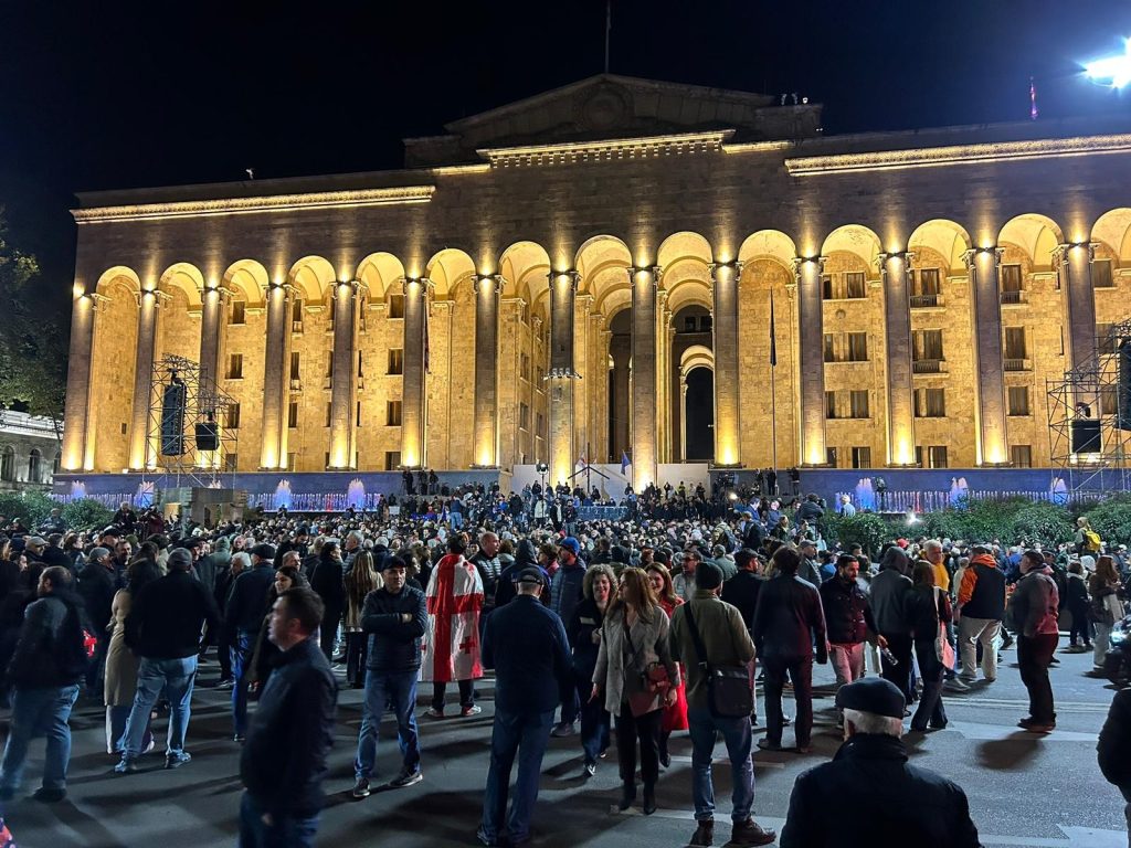 Τέλος οι διαδηλώσεις υπέρ του ΝΑΤΟ και της ΕΕ στην Γεωργία – Αναγνώρισαν τη νέα κυβέρνηση της χώρας όλοι