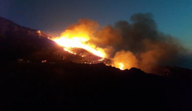 Κρήτη: Φωτιά στον Κίσσαμο Χανίων- Επιχειρούν 130 πυροσβέστες