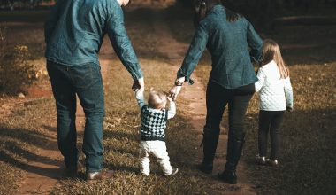 Επίδομα παιδιού: Αλλάζουν τα κριτήρια στους δικαιούχους – Δείτε ποιοι το χάνουν