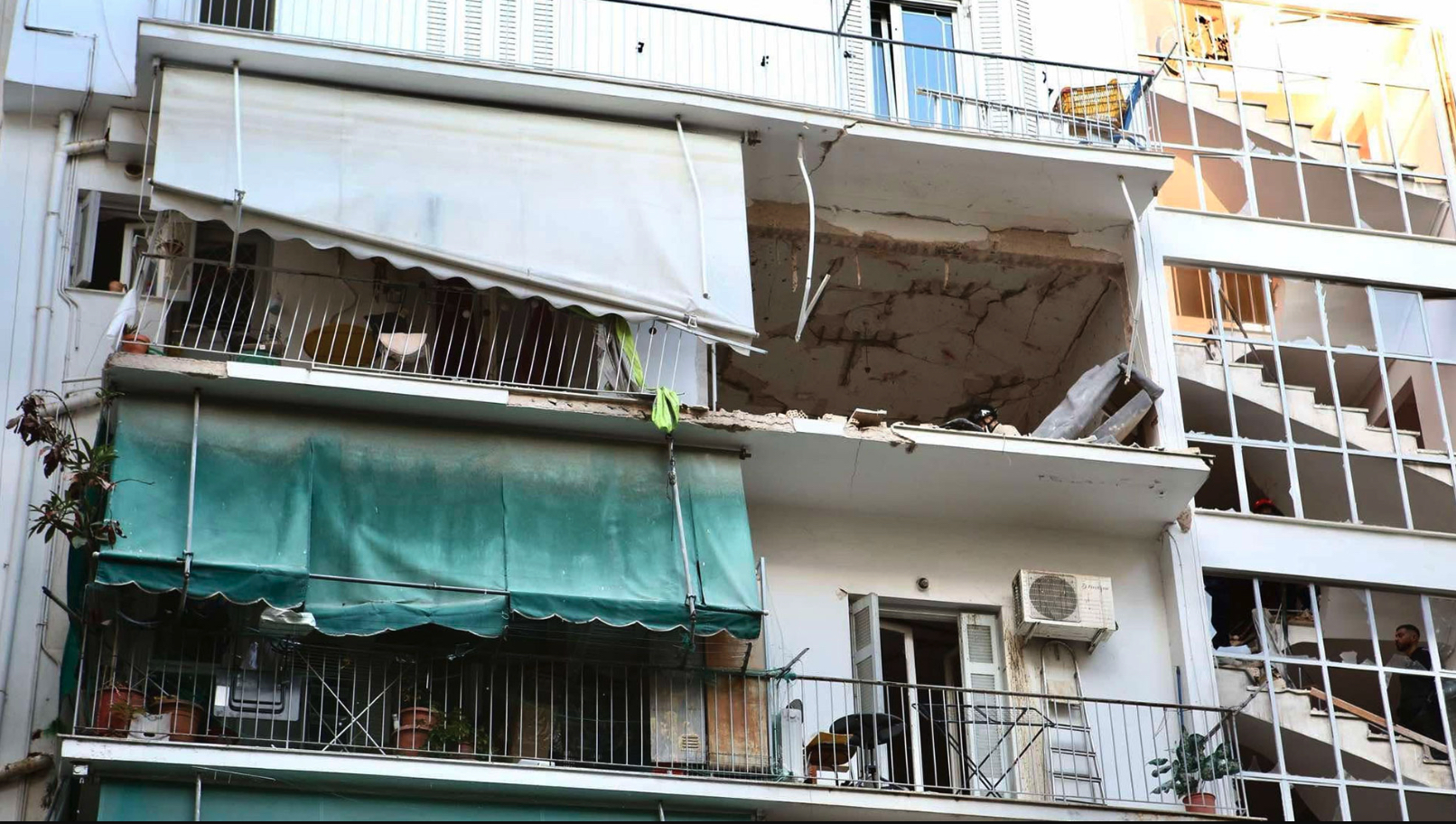 Συνελήφθη νεαρός άνδρας για την έκρηξη στους Αμπελόκηπους: Είναι ο σύντροφός της γυναίκας που τραυματίστηκε