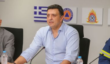 Ενοχλήθηκε ο Β.Κικίλιας: «Αδιανόητο να μπαίνουν με τη βία εποχικοί πυροσβέστες στο Κέντρο Επιχειρήσεων της Πολιτικής Προστασίας»