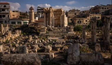 Λιβανέζοι βουλευτές ζητούν από την UNESCO να προστατέψει τα αρχαία μνημεία της χώρας τους από επιθέσεις του Ισραήλ