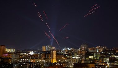 Ρωσική επιδρομή με τουλάχιστον 30 drones στο Κίεβο τη νύχτα