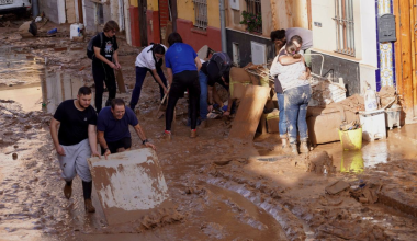 Φονικές πλημμύρες στην Ισπανία: 219 νεκροί και τουλάχιστον 93 αγνοούμενοι – Χωρίς νερό και ρεύμα η Βαλένθια