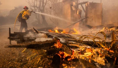 Εικόνες καταστροφής από τη «Mountain Fire» στην Καλιφόρνια: Περισσότερα από 100 σπίτια έχουν καεί (φωτο-βίντεο)