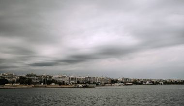 Με νεφώσεις και τοπικές βροχές το σημερινό σκηνικό του καιρού – Αναλυτικά η πρόγνωση της ΕΜΥ για όλη τη χώρα