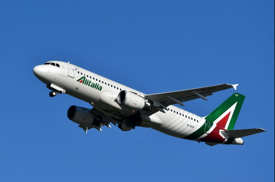 Η Alitalia απολύει τους τελευταίους 2.000 εργαζομένους της