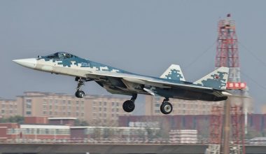 Ζουχάι Air Show: Επιβλητική παρουσία του ρωσικού μαχητικού 5ης γενιάς  Su-57   (βίντεο)