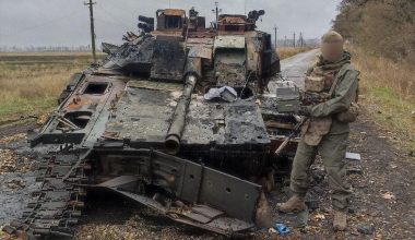 Βίντεο:  Ουκρανικό  ΤΟΜΑ CV90  καταστρέφεται από  αντιαρματική νάρκη