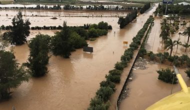 Ισπανία: Προειδοποίηση για νέες σφοδρές βροχοπτώσεις- «Τρέχουν» να καθαρίσουν το αποχετευτικό σύστημα