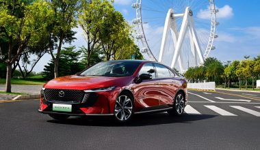 Mazda EZ-6, επιβλητική μπερλίνα σε επαναφορτιζόμενη υβριδική και 100% ηλεκτρική εκδόσεις