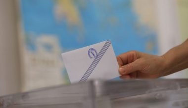 Δημοσκόπηση Opinion Poll: Το ΠΑΣΟΚ «σπάει» το φράγμα του 20% στην εκτίμηση – Στην πέμπτη θέση ο ΣΥΡΙΖΑ