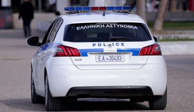 11 γυναίκες συνελήφθησαν μετά από ελέγχους της ΕΛ.ΑΣ. σε οίκους ανοχής σε Αθήνα και Περιστέρι