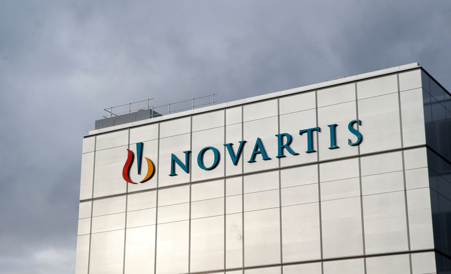 Novartis: Ως ύποπτοι καλούνται οι δύο πρώην προστατευόμενοι μάρτυρες Φ.Δεστεμπασίδης και Μ.Μαραγγέλη