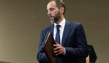 ΗΠΑ: Ο ειδικός εισαγγελέας Σμιθ κλείνει τις υποθέσεις για τον Ν.Τραμπ και παραιτείται