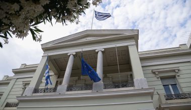 Αλλαγή ρητορικής από κυβέρνηση στον πόλεμο της Ουκρανίας: Αναφέρουν πλέον και την προοπτική «δίκαιης και βιώσιμης ειρήνης»