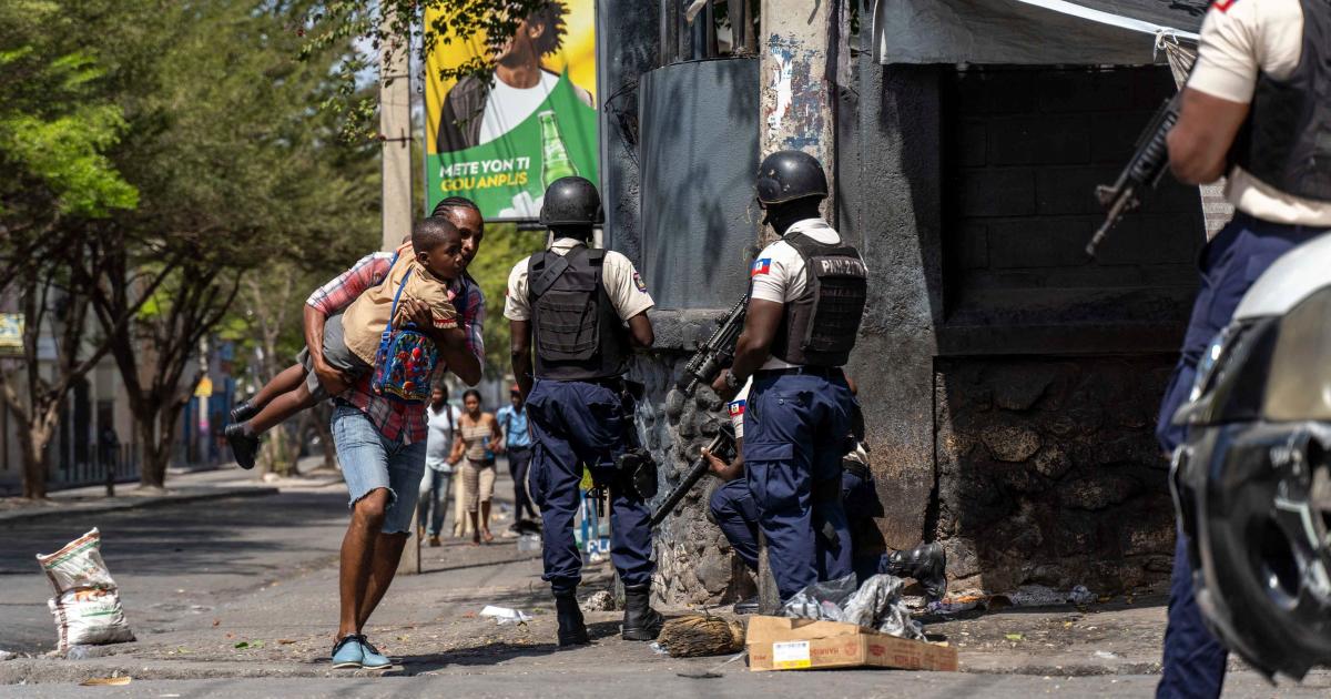 «Εμπόλεμη ζώνη» η Αϊτή: Mαίνονται οι συγκρούσεις συμμοριών με την αστυνομία – Τουλάχιστον 28 οι νεκροί