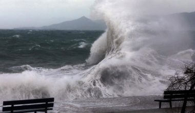 Καιρός: Πέφτει ξαφνικά η θερμοκρασία – Πολικός αεροχείμαρρος φέρνει κρύο από την Κυριακή