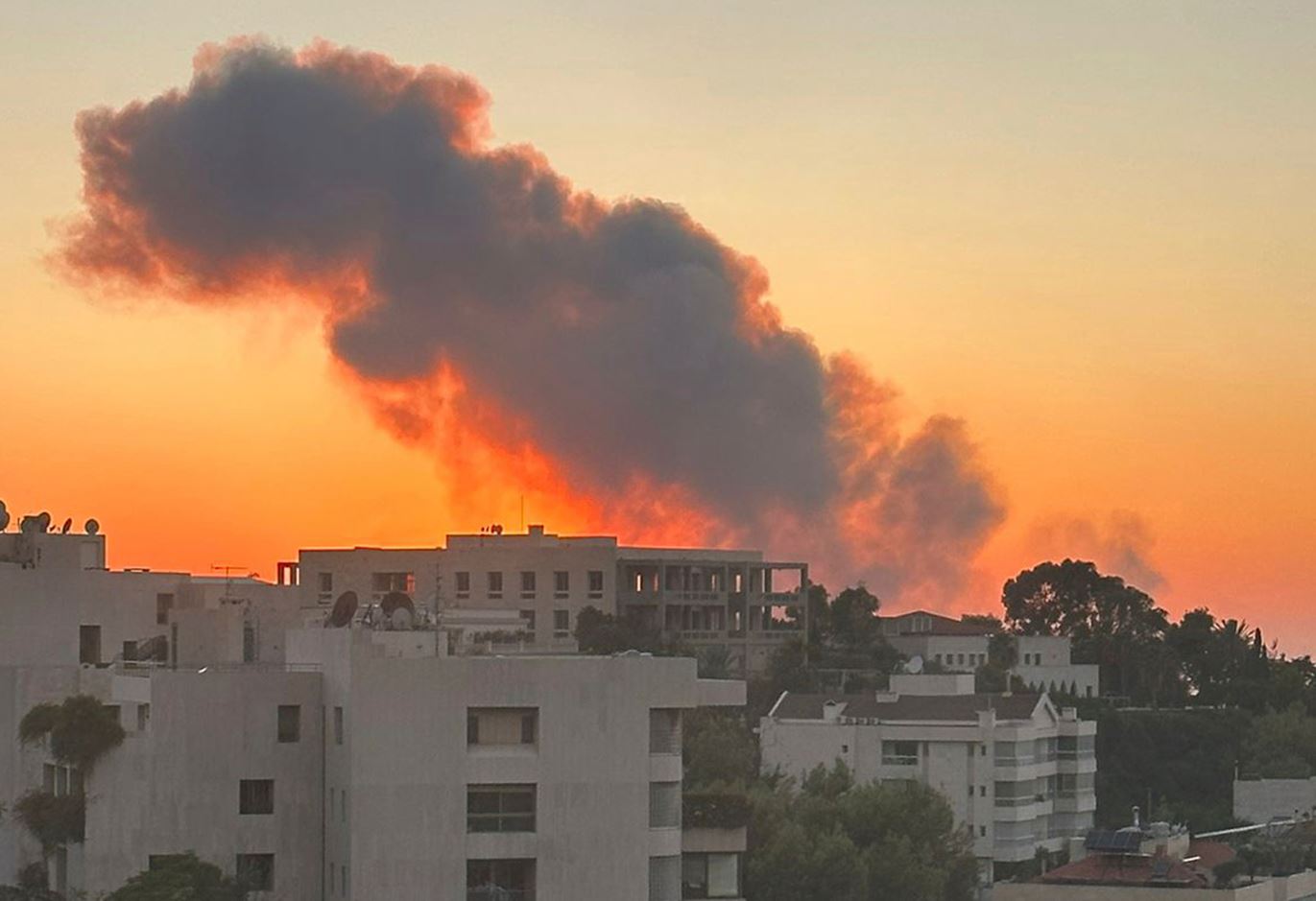 Το Ισραήλ εξαπέλυσε τρεις αεροπορικές επιδρομές σε νότια προάστια της Βηρυτού – Προηγήθηκε εντολή εκκένωσης