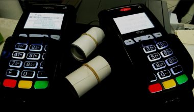 «Εκπνέει» η προθεσμία για τη διασύνδεση των POS με τις ταμειακές μηχανές – «Τσουχτερά» τα πρόστιμα