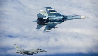 Ρωσικά μαχητικά αεροσκάφη SU-27 αναχαίτισαν αμερικανικά B-52 στο Καλίνιγκραντ