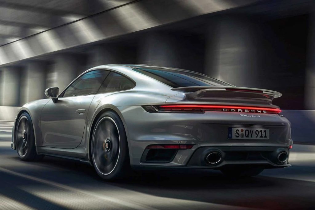 Porsche, συνεχίζει την εξέλιξη θερμικών μοτέρ λόγω χαμηλής ζήτησης EV