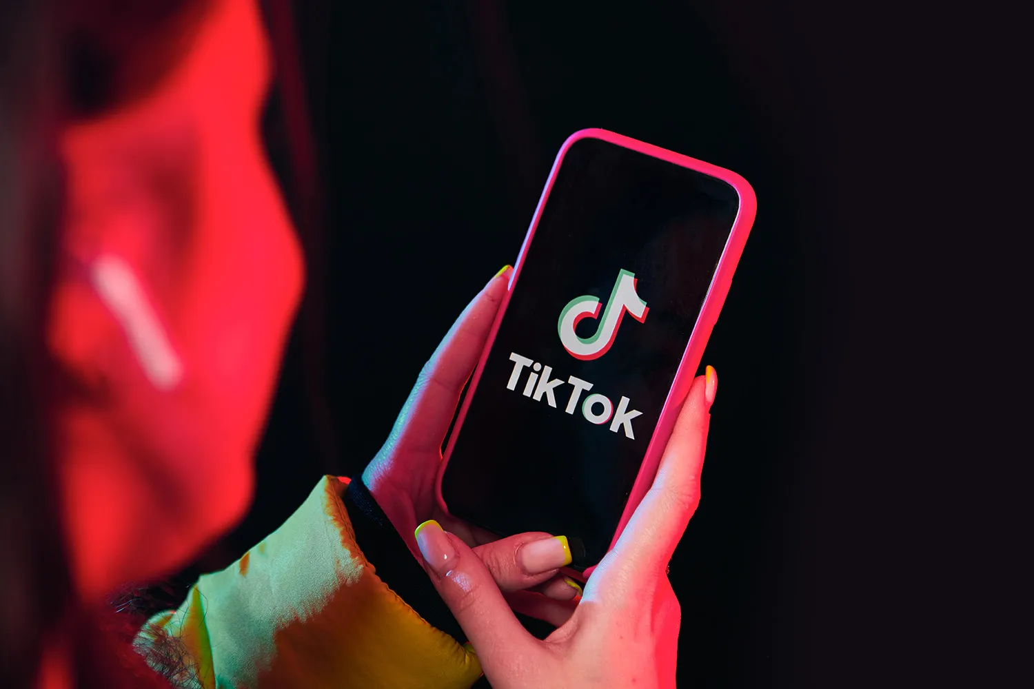 TikTok: Έρχονται περιορισμοί στα φίλτρα της εφαρμογής που χρησιμοποιούν οι έφηβοι και τα παιδιά