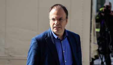 Θ.Θεοχαρόπουλος για Α.Τσίπρα: «Είναι παρών και παρεμβαίνει όποτε ο ίδιος το κρίνει»