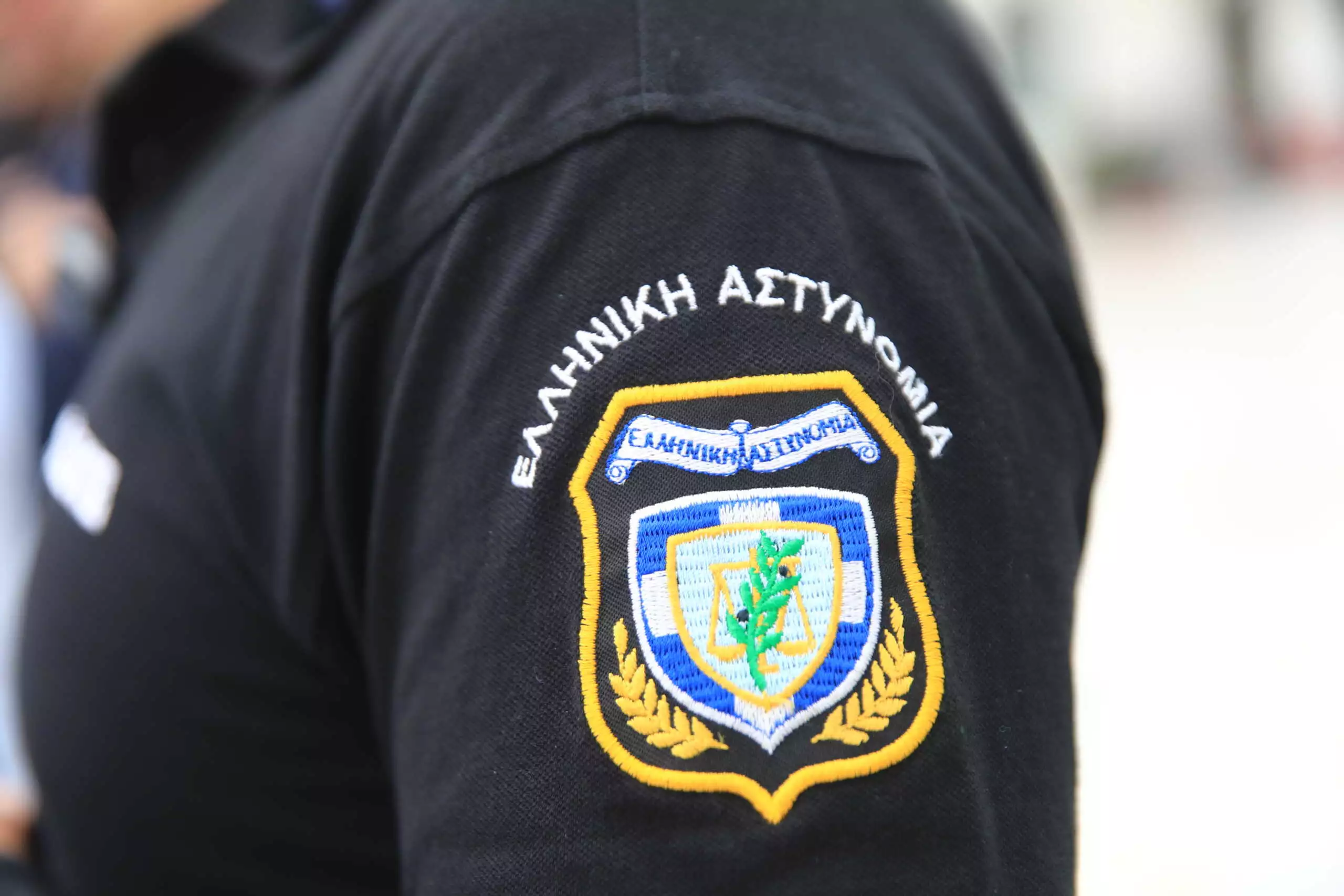 Αξιωματικοί της ΕΛ.ΑΣ. σε κύκλωμα διακίνησης ναρκωτικών: Τρεις συλλήψεις