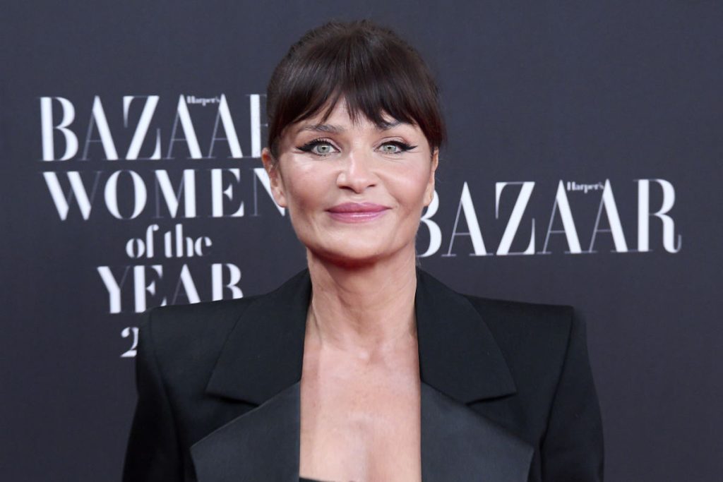 Helena Christensen: Το 55χρονο μοντέλο βούτηξε σε παγωμένη λίμνη – Δείτε φωτογραφίες