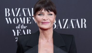 Helena Christensen: Το 55χρονο μοντέλο βούτηξε σε παγωμένη λίμνη – Δείτε φωτογραφίες